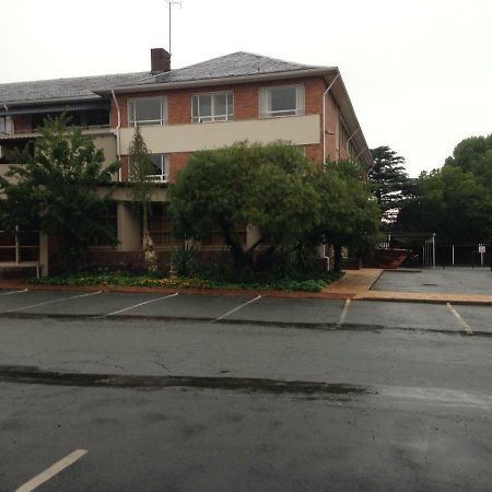 The Shakespeare Inn Vanderbijlpark Dış mekan fotoğraf