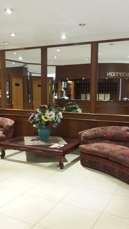 The Shakespeare Inn Vanderbijlpark Dış mekan fotoğraf